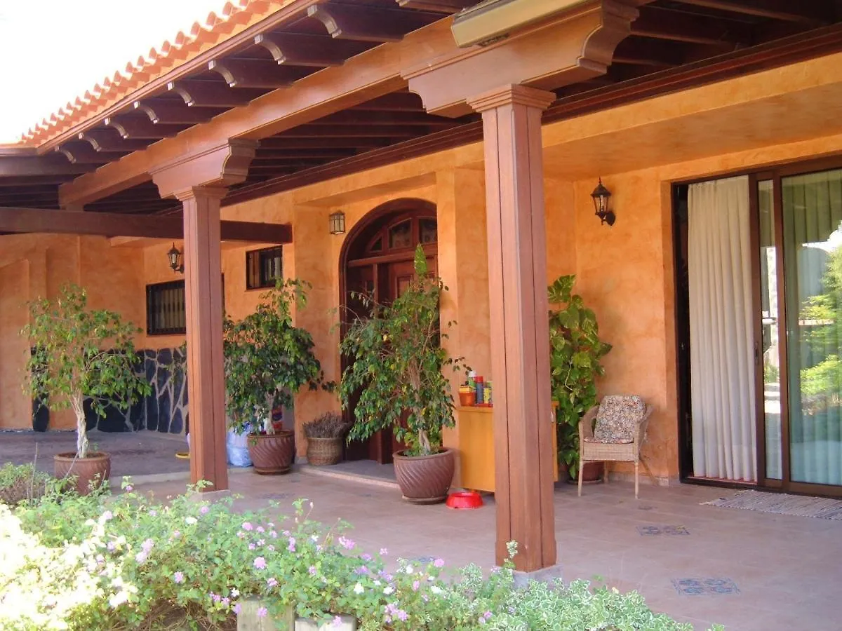 Holiday home Granadilla Beach House: 5-Bedroom Retreat with Pool & Jacuzzi Granadilla De Abona